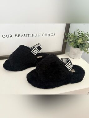 UGG Fluff Yeah Slides Slippers Size 5